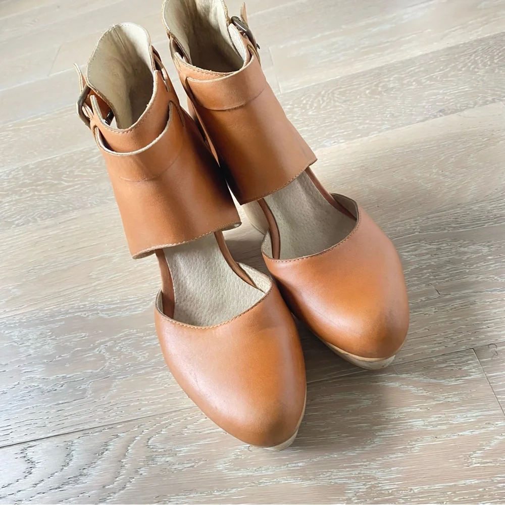 FORTRESS OF INCA Tan Leather cut out booties sz 8.5-9 wooden platform heel